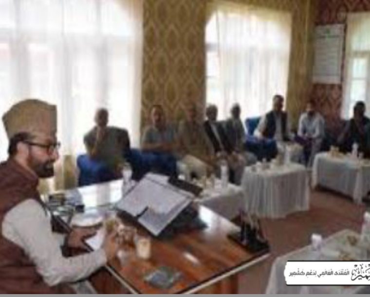 میرواعظ عمر فاروق کا 8 سال بعد اسلام آباد میں انجمن نصرت الاسلام اسکول کا دورہ
