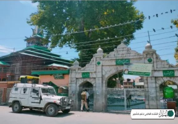 سرینگر میں سخت پابندیاں عائد، لوگوں کو مزار شہدا ءجانے سے روک دیا گیا